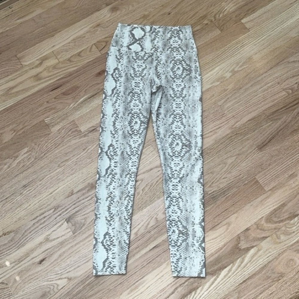 Beach Riot Sport Ayla Taupe Snake Print Leggings - Picture 2 of 9